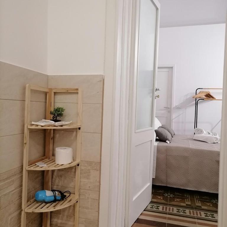 AREMU - Camera Matrimoniale con Bagno Privato - 8