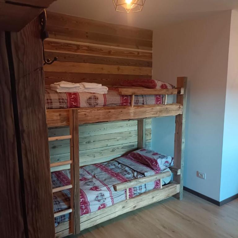AlBy&B - Vierbettzimmer mit eigenem Bad - 4
