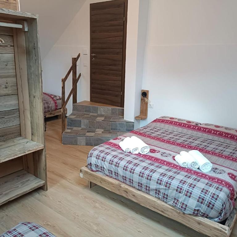 AlBy&B - Vierbettzimmer mit eigenem Bad - 5