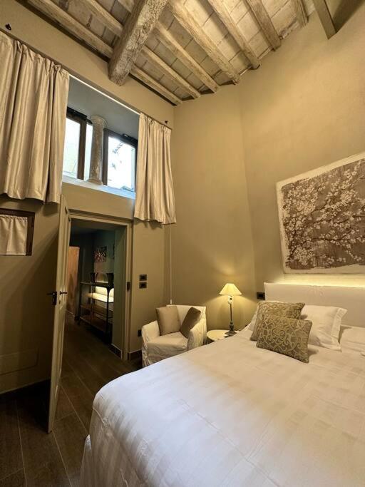 Lambe Suite next to Ponte Vecchio and Uffizi - LoveTheApartments - Appartamento Superior - 13