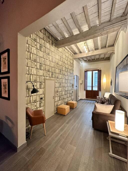 Lambe Suite next to Ponte Vecchio and Uffizi - LoveTheApartments - Appartamento Superior - 34