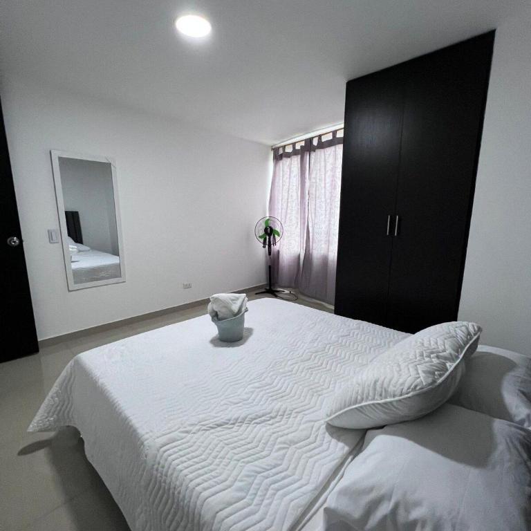 Hermosos Apartamentos con excelente ubicacion - Apartamento con balcón - 22