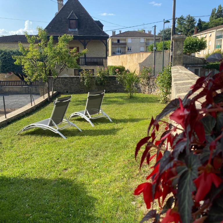 T2 rénové, jardin parking & garage privé, proche centre - One-Bedroom House - 27