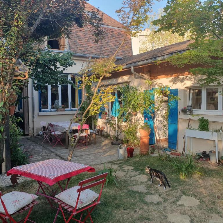 Le Clos du Moulin Dijon, piscine, la campagne à la ville, proche centre historique - Chambre Double - Vue sur Jardin - 1