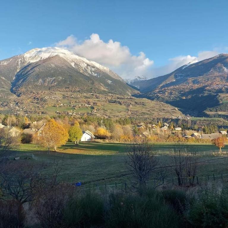 Gîte confort 15 couchages, vue panoramique Montagne Hautes Alpes, Terrasses - Casa de 6 dormitorios - 44