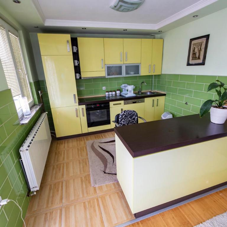 Spacious apartment (60sqm) with a balcony - Apartman sa 1 Spavaćom Sobom - 10