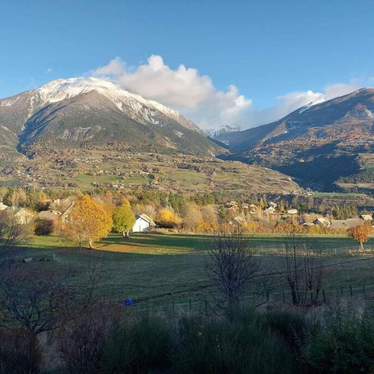 Gîte confort 15 couchages, vue panoramique Montagne Hautes Alpes, Terrasses - Casa de 6 dormitorios - 46