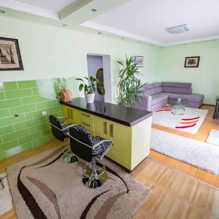 Spacious apartment (60sqm) with a balcony - Apartman sa 1 Spavaćom Sobom - 13