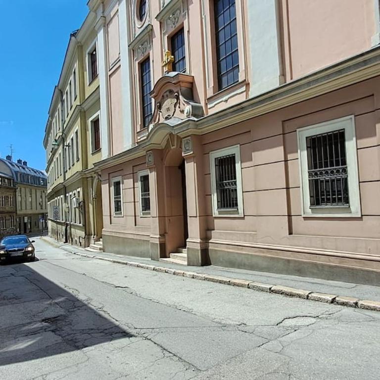 Cozy at prime location above Ferhadija Street - Apartman sa 1 Spavaćom Sobom - 62