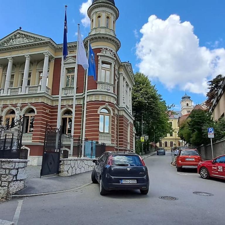 Cozy at prime location above Ferhadija Street - Apartman sa 1 Spavaćom Sobom - 66