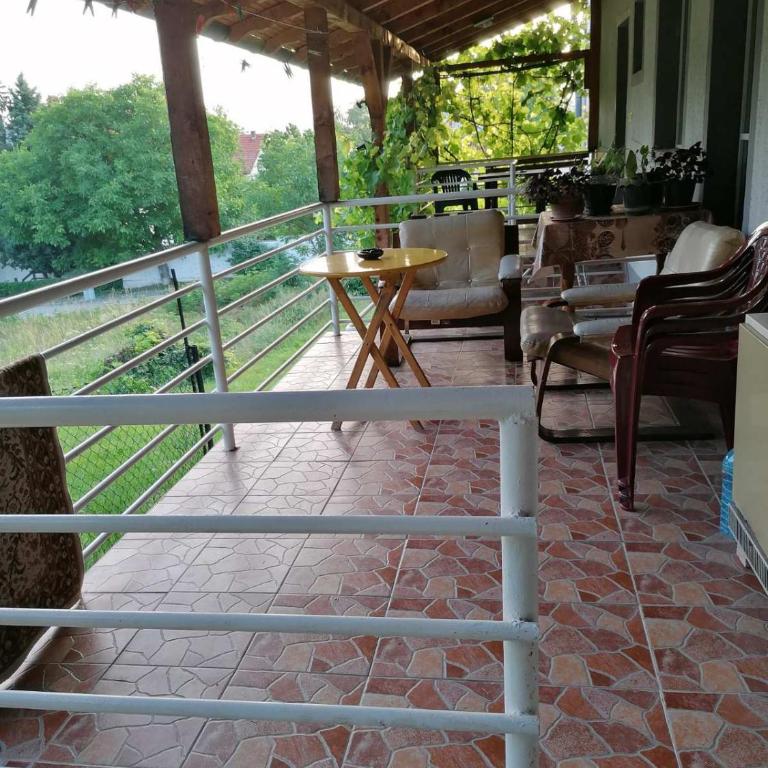 Dva Apartmana Djordjevic - Apartment with Mountain View - 23