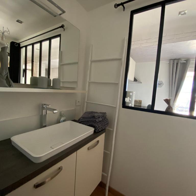 AU NID COSY D'ISA A GERARDMER VOSGES - Spas privatifs - Chambre Double avec Terrasse et Jacuzzi Privé - 17