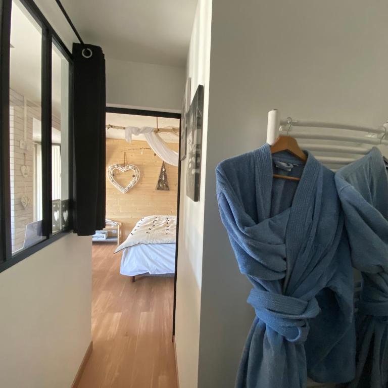 AU NID COSY D'ISA A GERARDMER VOSGES - Spas privatifs - Chambre Double avec Terrasse et Jacuzzi Privé - 18