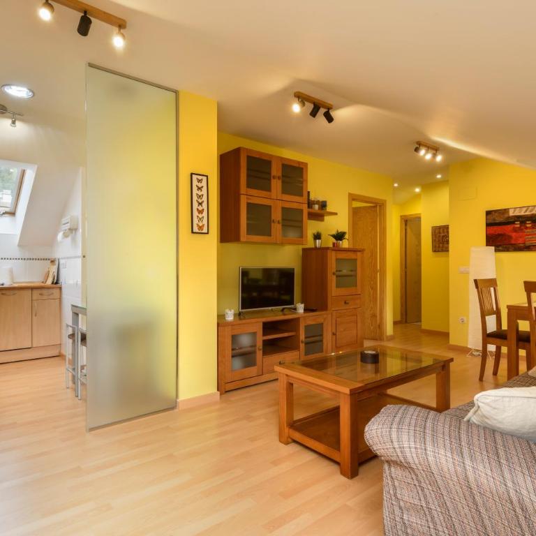 Atico la Espata Villanua - Three-Bedroom Apartment - 1