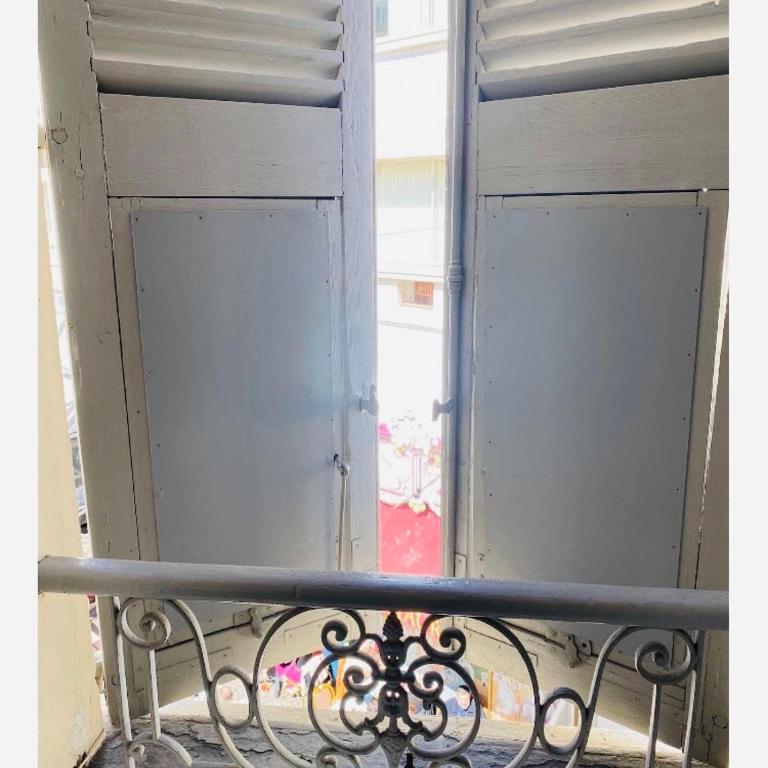 Balcony in Heart of pedestrian centre of Old Antibes - Apartment with Balcony - 36