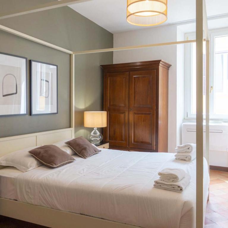 EasyTopStay - Piazza Navona Charming Apartment - Appartamento con 2 Camere da Letto - 1