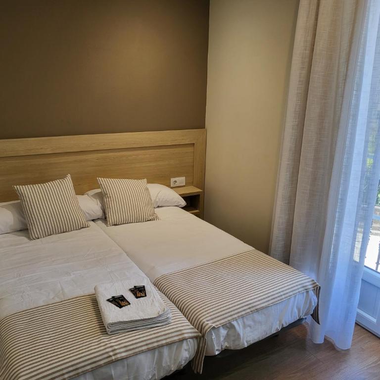 CASA MARUXA pensión - Habitación Doble Deluxe con balcón - 1