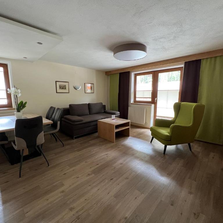 Appartementhaus Nadine - Apartment mit 2 Schlafzimmern und Balkon - 1