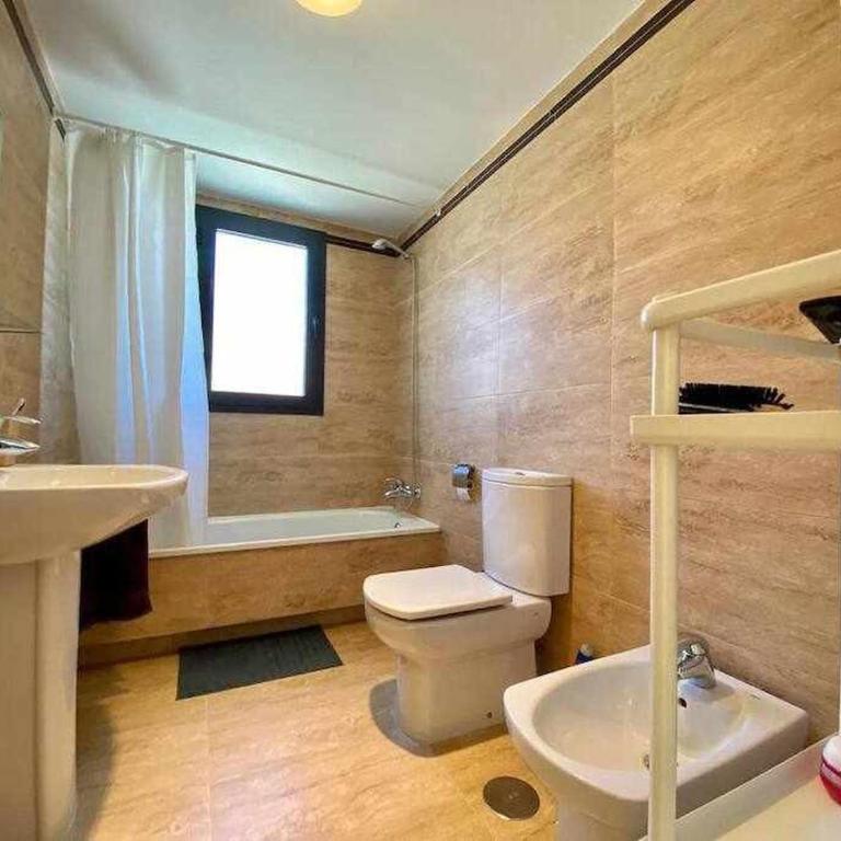 A&N Spacious Family Retreat with Pool & Parking - Apartamento de 3 dormitorios - 8