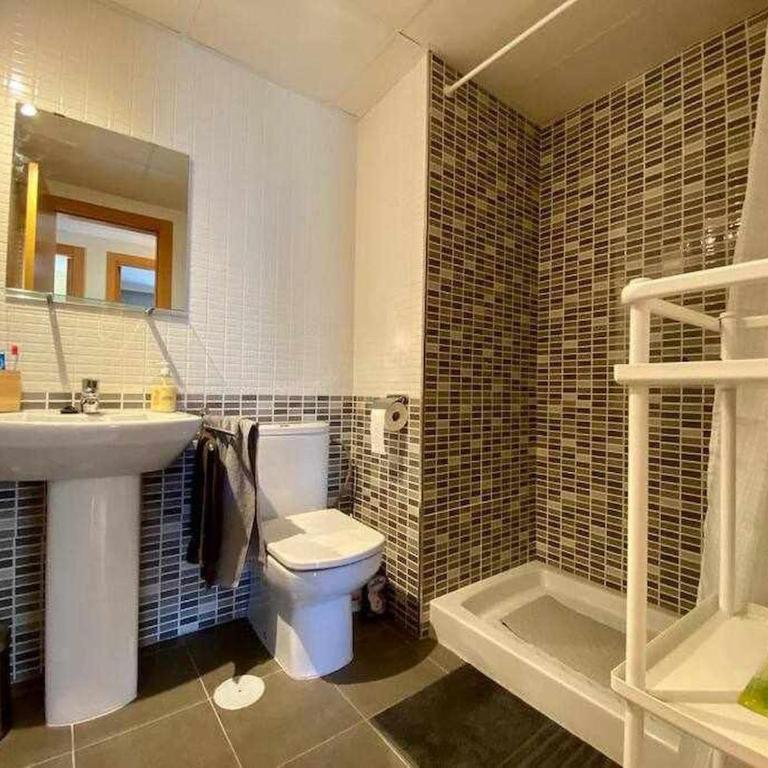 A&N Spacious Family Retreat with Pool & Parking - Apartamento de 3 dormitorios - 9
