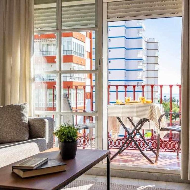 A&N Family Apartment with Pool & Parking Torre del Mar - Three-Bedroom Apartment - 10