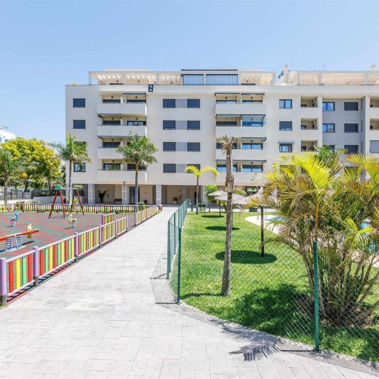 Piscina Abierta- Open pool Playa Marinsa Beach Torre del Mar - One-Bedroom Apartment - 36