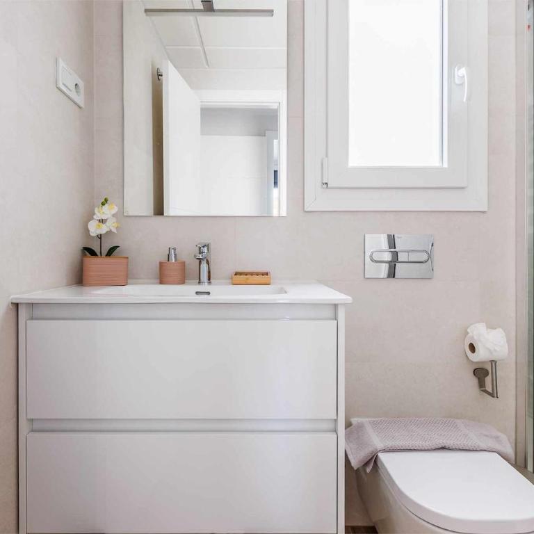 A&N Sea View Comfort Suite with Pool & Parking Torre del Mar - Two-Bedroom Apartment - 16