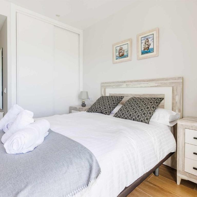 A&N Sea View Comfort Suite with Pool & Parking Torre del Mar - Two-Bedroom Apartment - 4