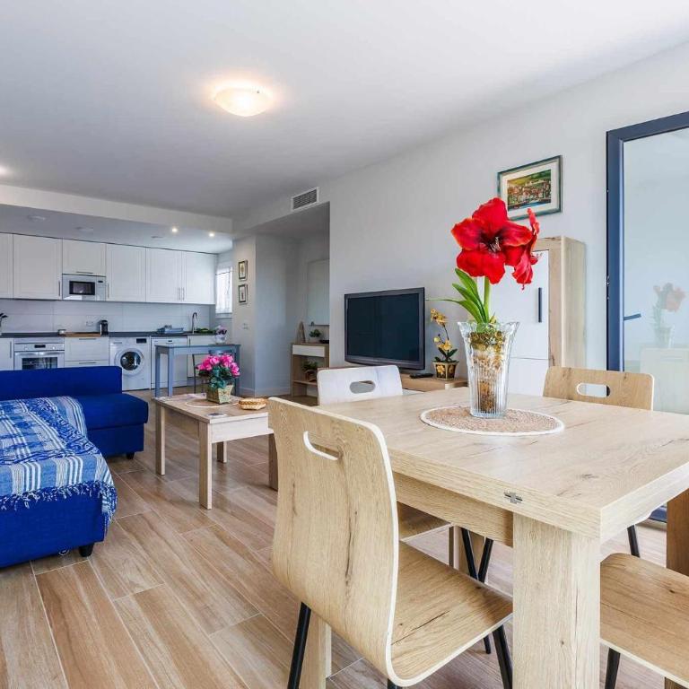 A&N Sea View Comfort Suite with Pool & Parking Torre del Mar - Two-Bedroom Apartment - 24