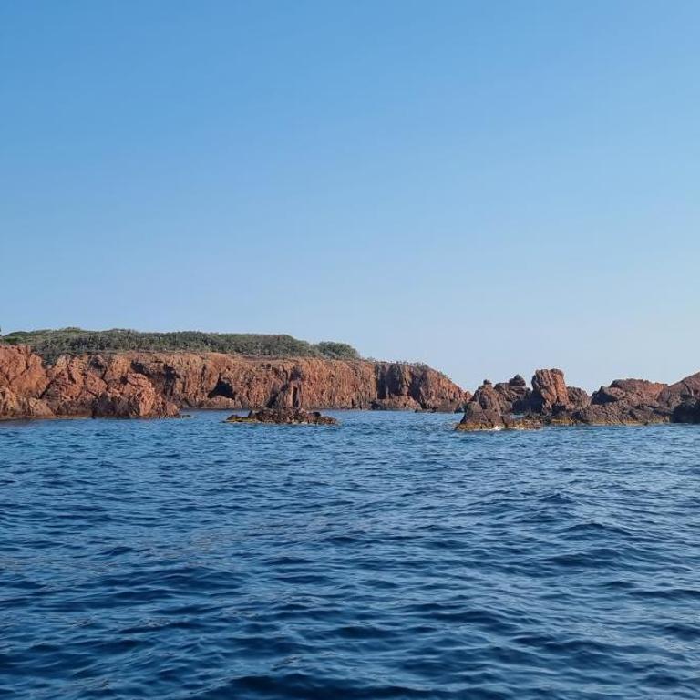 Agay Cap Esterel Le Hameau F2 Clim plein sud dernier etage Magnifique vue mer - Appartement 1 Chambre - 86