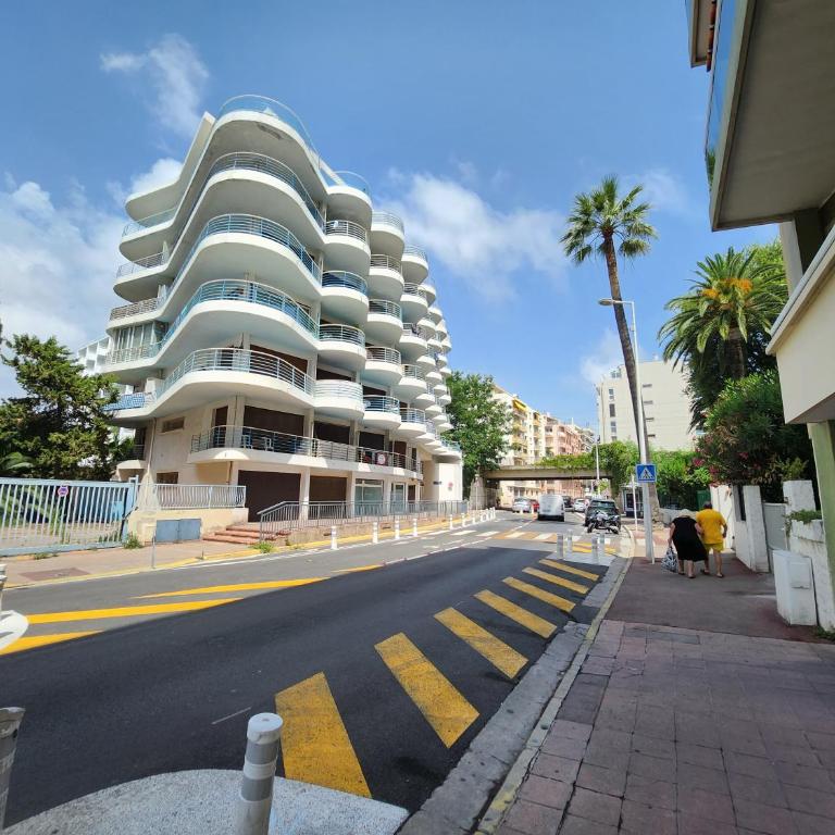 studio meuble climatise centre ville vue mer - Monolocale - 11