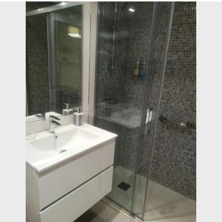 Ubicacion Perfecta/Baño Privado - Habitación Doble - 2 camas - 5