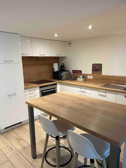 Logement avec piscine privée chauffée - Maison 2 Chambres - 5