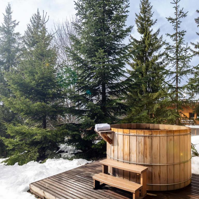 Chalet chaleureux avec cheminée et jacuzzi à Méribel - FR-1-688-18 - Chalet - 11