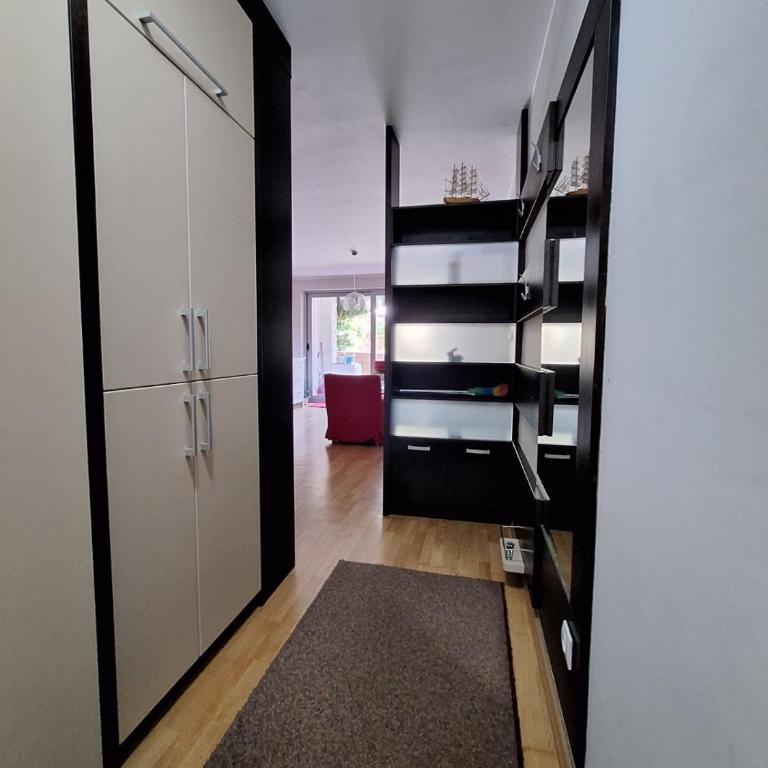 Ljiljana - Three-Bedroom Apartment - 8