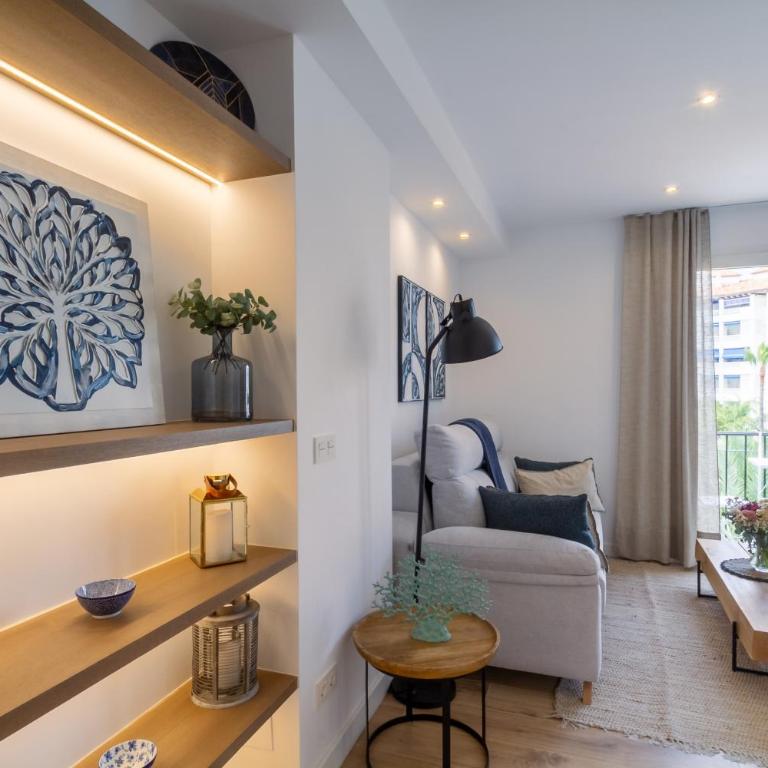 MARBELLA BANUS SUITES - Puerto Banús, Playas del Duque Beachside Residential, 2BD -2BA, Direct Beach & P Banús Access, 35,000 m2 Gardens, 3 Pools - Deluxe Apartment - 56