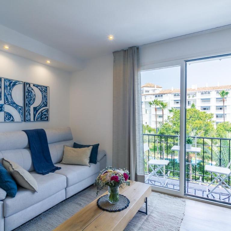 MARBELLA BANUS SUITES - Puerto Banús, Playas del Duque Beachside Residential, 2BD -2BA, Direct Beach & P Banús Access, 35,000 m2 Gardens, 3 Pools - Deluxe Apartment - 23