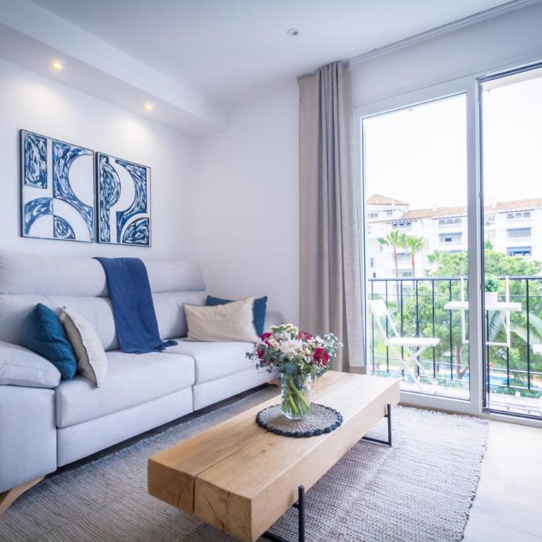 MARBELLA BANUS SUITES - Puerto Banús, Playas del Duque Beachside Residential, 2BD -2BA, Direct Beach & P Banús Access, 35,000 m2 Gardens, 3 Pools - Deluxe Apartment - 7