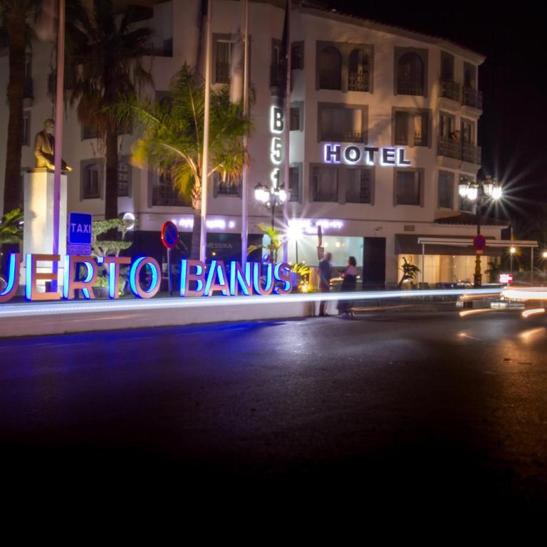 MARBELLA BANUS SUITES - Puerto Banús, Playas del Duque Beachside Residential, 2BD -2BA, Direct Beach & P Banús Access, 35,000 m2 Gardens, 3 Pools - Deluxe Apartment - 75