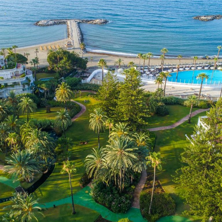 MARBELLA BANUS SUITES - Puerto Banús, Playas del Duque Beachside Residential, 2BD -2BA, Direct Beach & P Banús Access, 35,000 m2 Gardens, 3 Pools - Deluxe Apartment - 11