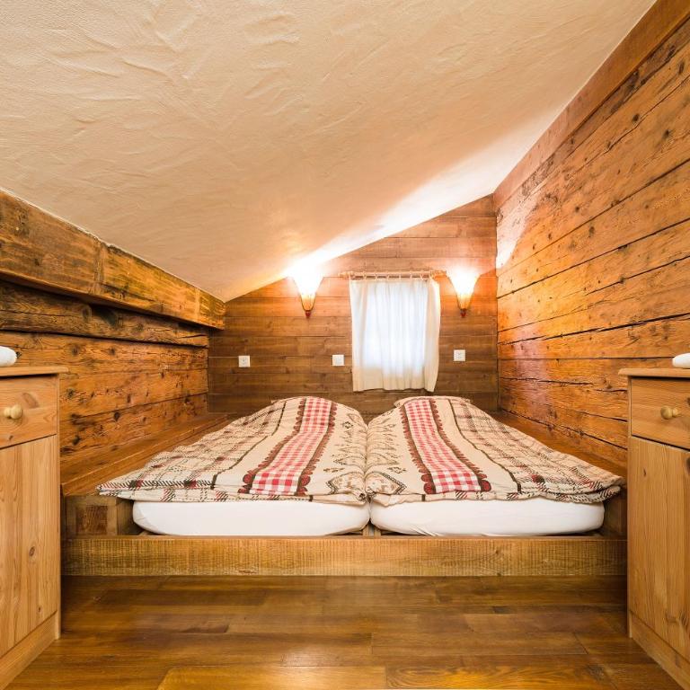 Mayen2003 Ayent Anzère - Doppelzimmer mit Gemeinschaftsbad - 4