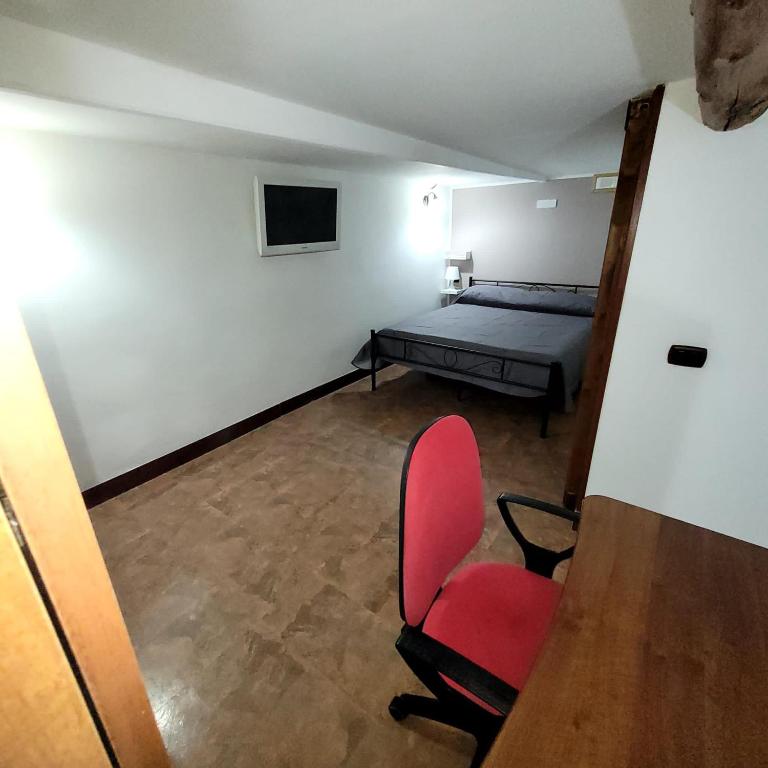 Perry Home - Three-Bedroom Apartment - 11