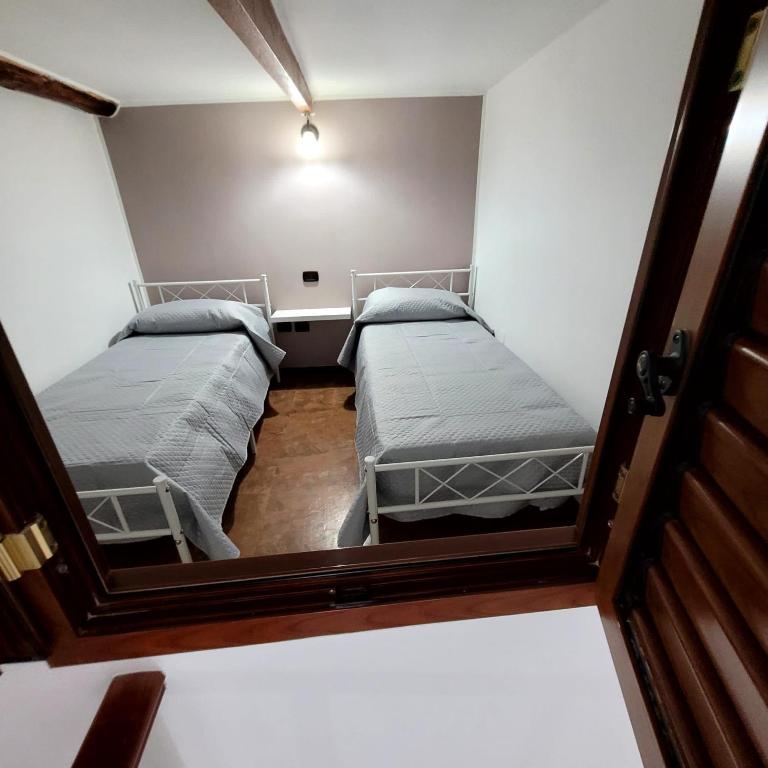 Perry Home - Three-Bedroom Apartment - 16