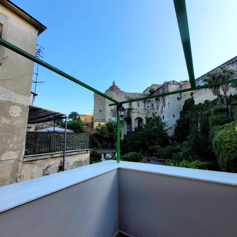 Perry Home - Three-Bedroom Apartment - 17