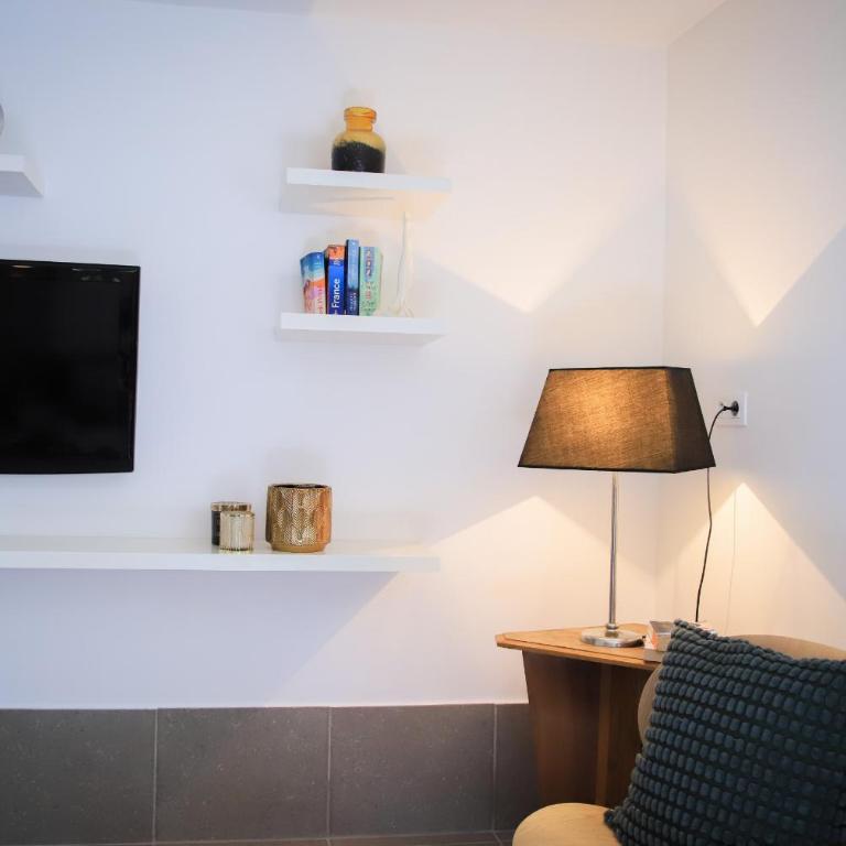 Venez Chez Vous - Aux Premières Loges Appartement Pieds dans l'eau - Apartment - 25