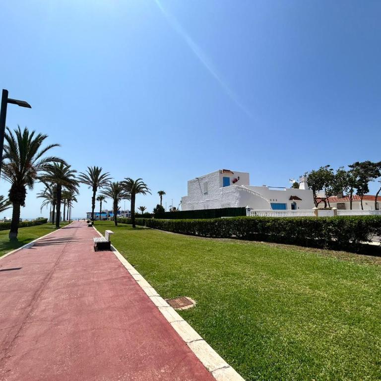 Casa Manuela frente al Mar - Four-Bedroom House - 30
