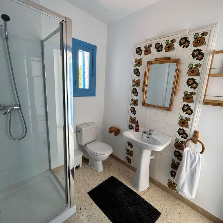 Casa Manuela frente al Mar - Four-Bedroom House - 44