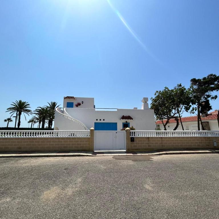 Casa Manuela frente al Mar - Four-Bedroom House - 62