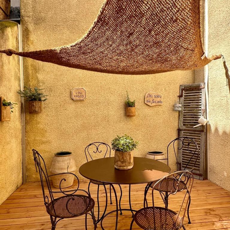 Lou Paseo : Appartement Brocante centre historique - Two-Bedroom Apartment - 32