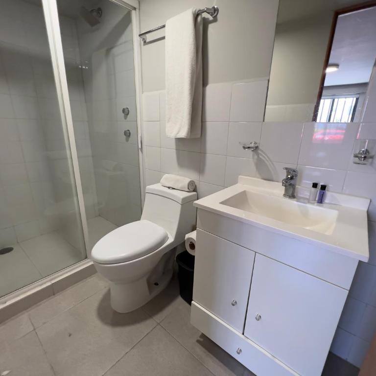Bonsai Las Aguilas - Standard Single Room with Shower - 11